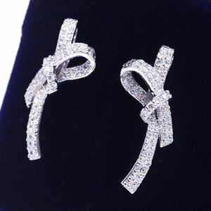 Orecchini a perno con fiocco da donna, eleganti e scintillanti, gioielli per l'orecchio per tutti i giorni e feste - Product Image 1
