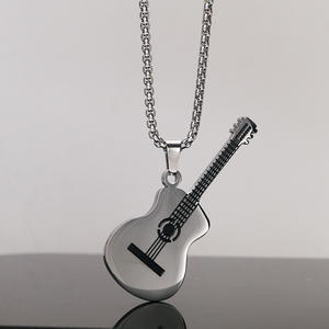 POP instrumento guitarra música colgante collar <span class=keywords><strong>de</strong></span> moda <span class=keywords><strong>de</strong></span> dos tonos <span class=keywords><strong>de</strong></span> acero inoxidable collar <span class=keywords><strong>de</strong></span> cadena larga guitarra colgante Rock collar - Product Image 4