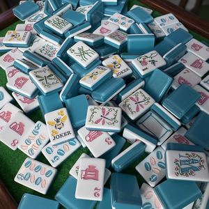 Jeu de Mahjong américain à bandes bleues, 160 tuiles, personnalisé, pliable sur 4 couches, tuiles de Mahjong en acrylique, luxe, portable, Miss Darling - Product Image 2