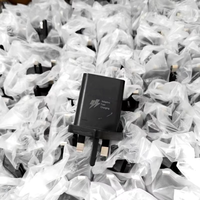 Spot 5v2a norme britannique adaptée au téléphone portable Infinix chargeur noir et blanc chargeur rapide USB tête de charge