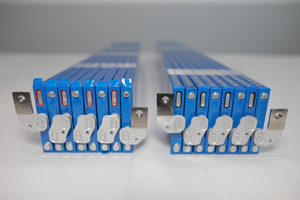 Перезаряжаемая литиево-ионная батарея C114F-332AH 3,2 В - Product Image 3