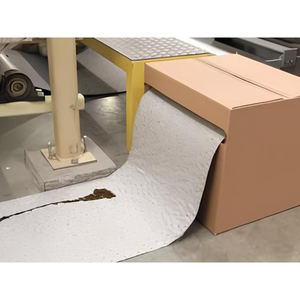 Carvel 41x4600cm rollo absorbente transitable para líquidos industriales en dispensador, 120lt - Product Image 1