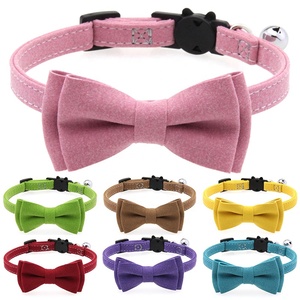 <span class=keywords><strong>Collare</strong></span> per Gatti Regolabile con Fiocco, <span class=keywords><strong>Collare</strong></span> con Campanello in Morbido Velluto Colorato Stile Macaron, Fibbia in Poliestere - Product Image 1