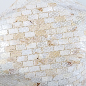 Piastrelle a Mosaico in Madreperla Naturale Bianca 10x20mm per Progetti di Hotel, Cucine e Bagni - Product Image 4