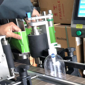 Étiqueteuse de bouteilles auto-adhésive pour bocaux Seaux Orientation Autocollant d'huile Machine d'étiquetage de jus en plastique Matériel de papier Noyau de moteur - Product Image 4