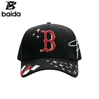 Gorra de béisbol al por mayor de 5 paneles, poliéster/algodón, con bordado 3D de letra B con pedrería, efecto desgastado y estampado de grafiti