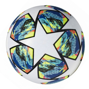 Ballon de football personnalisé de haute qualité fabriqué en usine, logo imprimé, design durable et léger pour l'entraînement et l'utilisation en extérieur - Product Image 6