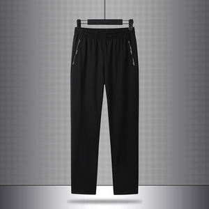 Ensemble de sport deux pièces pour homme, idéal printemps-automne, pour jeunes et moins jeunes, avec sweat-shirt et pantalon tendance pour les loisirs et la course à pied. - Product Image 5