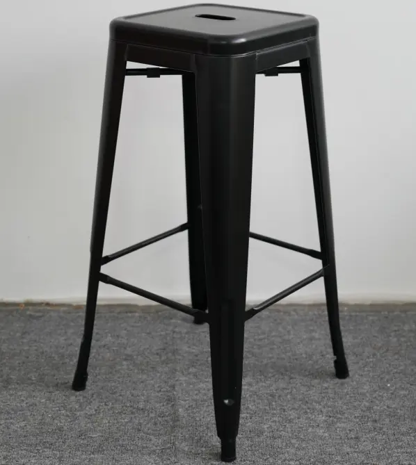 Черный стул с порошковым покрытием