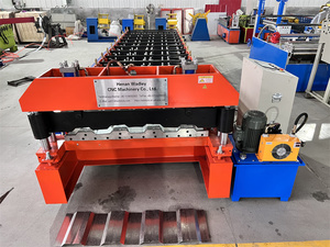 Nouveau rouleau de chariot de panneau formant la feuille de plaque de voiture de fabrication d'OEM utilisée pour le toit avec la machine de type tuile en acier colorée - Product Image 1