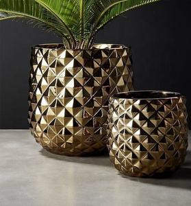 New Handcrafted Metal Flower <b>Vase</b> - Product Image 1