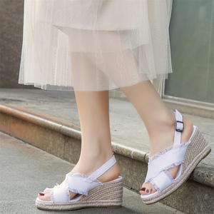 Sandalias de Plataforma de <span class=keywords><strong>Yute</strong></span> Trenzado con Tiras Cruzadas Ajustables y Borde Deshilachado <span class=keywords><strong>Blancas</strong></span> para Mujer, Estilo Espadrille, Cómodas para el Verano - Product Image 5