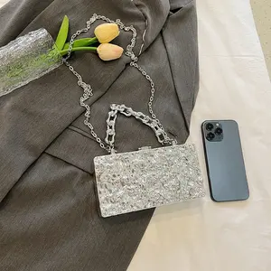 Elegante Pochette da Donna con Catena, Borsa da Sera con Struttura Metallica per Feste e Matrimoni - Product Image 4