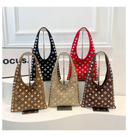 Offre Spéciale moto Punk Style luxe concepteur point rond Rivet sac à bandoulière Hobo PU cuir métal goujon seau sous les bras sac à main