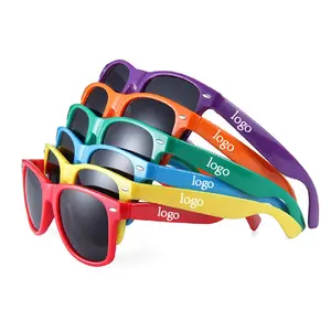 نظارات شمسية رخيصة للبيع بالجملة نظارات شمسية مربعة من البلاستيك المعاد تدويره للرجال والنساء نظارات شمسية سوداء مع شعار