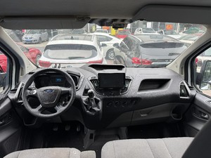<span class=keywords><strong>2018</strong></span> para <span class=keywords><strong>Transit</strong></span> 2.0T Diésel Manual LHD <span class=keywords><strong>Furgoneta</strong></span> Comercial de 6 Plazas Tracción Delantera Interior de Tela Oscura Cámara Trasera Ruedas R16 - Product Image 3