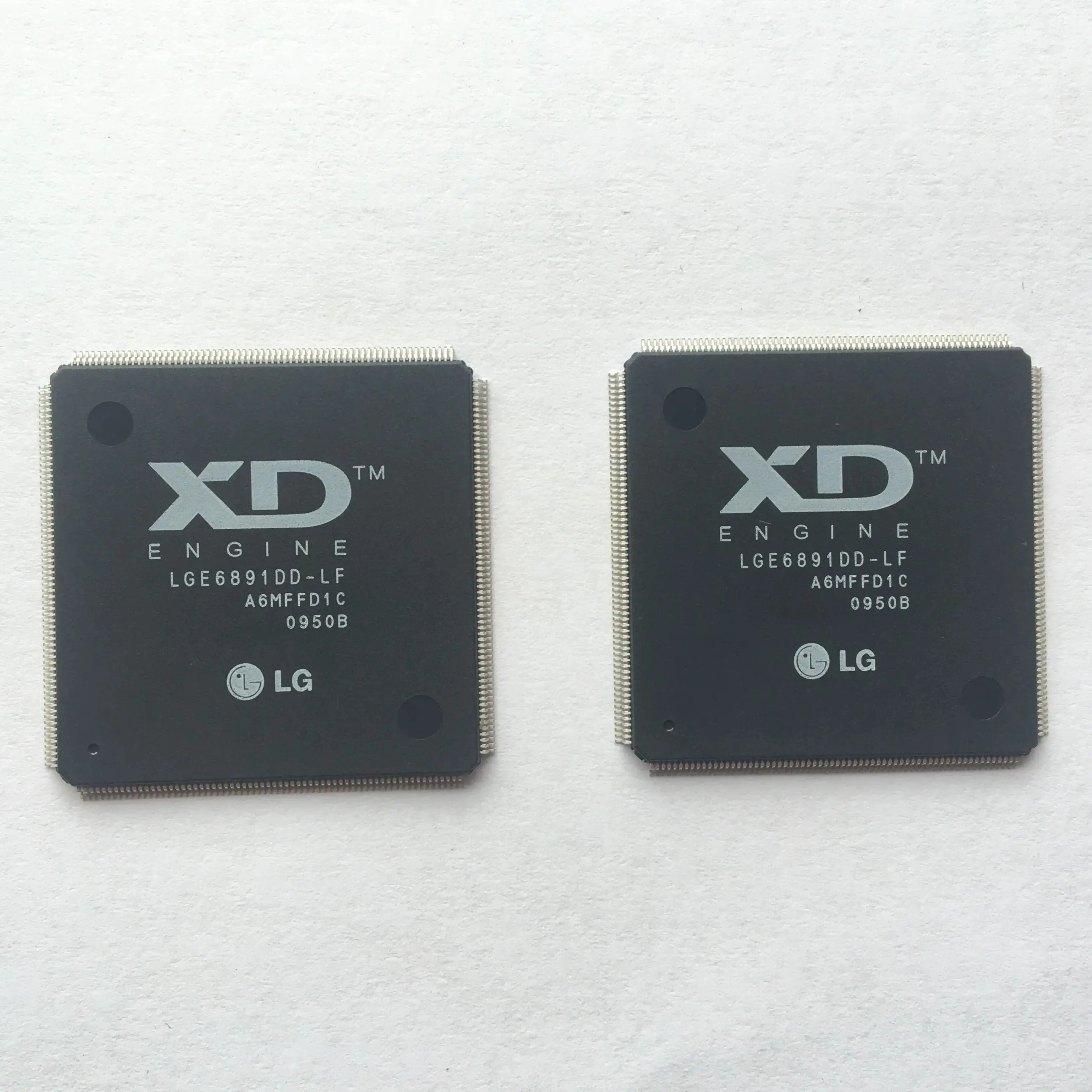 ชิปจอแอลซีดีของแท้ชิ้นส่วนอิเล็กทรอนิกส์ LGE6891DDLF LGE6891DD-LF QFP208ใหม่