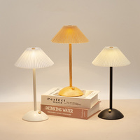 Veilleuse tactile de luxe moderne avec batterie lampe de table tactile rechargeable lampe de table LED pliante en tissu sans fil pour restaurant