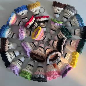 CROCHET PORTE-CLÉS POUR ANIMAUX DE COMPAGNIE: MINI CHIEN CHAT FAIT À LA MAIN CHARME, FAIBLE PRIX POUR ACCESSOIRE DE DÉCORATION DE SAC À DOS. - Product Image 1