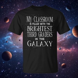 T-shirt sur le thème de la galaxie spatiale avec citation d'un professeur de troisième pour une utilisation promotionnelle - Product Image 2