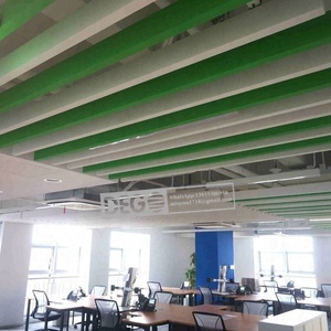 Plafonds en laine de verre insonorisants pour la décoration optimisée des bâtiments commerciaux, suspendus par des fils d'acier, couleur <span class=keywords><strong>bois</strong></span> - Product Image 1