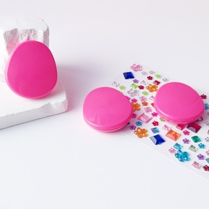 Stok 2.2ml kotak bubuk putar merah muda <span class=keywords><strong>Barbie</strong></span> untuk krim perona kemasan kosmetik desain Logo kustom - Product Image 3