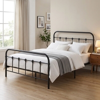Vintage Metallbettgestell Queen-Size Antikes Eisenbettgestell Viktorianisches Dekoratives Kopfteil Plattformbett für Airbnb Apartment Hotel