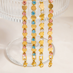 Brazalete de Acero Inoxidable Estilo Europeo con Forma de Corazón, Chapado en Oro de 18K con Incrustaciones de Zirconia, Brazalete de Moda, Joyería de Regalo - Product Image 4