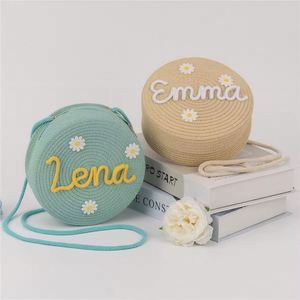 Bolso Bandolera Personalizado de Paja Tejida con Nombre Bordado, Cierre de Cremallera, Bolsillo Interior sin Forro, para Niñas, Viajes, Playa - Product Image 3