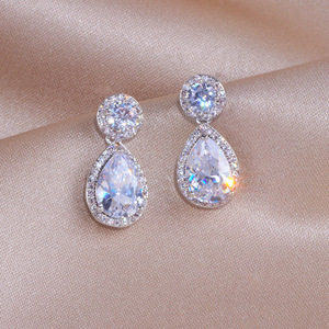 Orecchini da Sposa Geometrici a Goccia con Micro Pavé per Donne, Gioielli Eleganti e alla Moda - Product Image 6