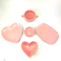 5-teiliges Keramik-Geschirrset mit Herz-Motiv, mattrosa Steinzeug, Herz-Teller, Schüssel, Suppenschüssel, Dip-Schale