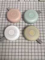 Machine à Sons 30 Sonorités Blanches Appareil Portable de Thérapie du Sommeil Couleurs Macaron Conception Compacte Type-C pour Bureau Maison Voyage