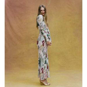Robe longue à coupe biais de style <span class=keywords><strong>français</strong></span> pour femmes |   Robe longue imprimée à col en V flatteur pour les occasions spéciales et les soirées habillées - Product Image 2