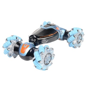 Coche acrobático de giro lateral, coche acrobático de transformación de rotación de 360 °, 3 modos de control (remoto/gesto/reloj) con carga USB - Product Image 1
