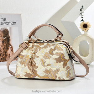 Bolsos de Hombro Cruzados de Gran Capacidad con Bordado de Moda 2026 para Mujer, con Diseño Simple de Cierre de Cremallera y Cadena - Product Image 6