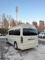 Bus de passagers d'occasion Hiace 13 places, moteur essence, mini-autocar à vendre