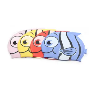 Conception de poisson de dessin animé pour 3-12 enfants étanche Protection des oreilles chapeau de natation casquette Silicone bonnets de bain