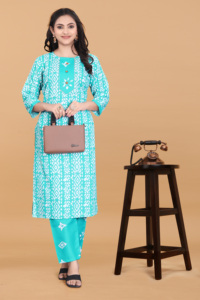 Conjunto de kurta y pantalón verde estampado al por mayor para mujer, marca Magic, Kiran Nexus, ropa ecológica. - Product Image 2