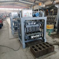 Petite machine à fabriquer des briques avec plusieurs options de moules Équipement industriel Mini machine à former des blocs semi-automatique
