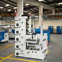 Machine d'impression flexo UV automatique à grande vitesse pour la production d'étiquettes rouleau à rouleau avec 2 à 6 options de couleur