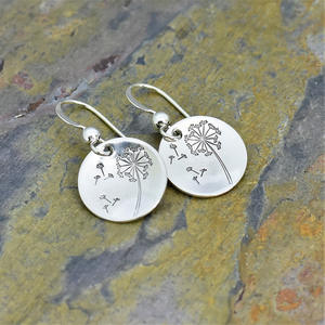 E2845 Orecchini Pendenti in Oro Bianco con Design Vegetale, Gioielli Classici da Donna alla Moda - Product Image 5