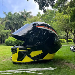 Casco grande <span class=keywords><strong>de</strong></span> diseño personalizado, esculturas <span class=keywords><strong>de</strong></span> fibra <span class=keywords><strong>de</strong></span> vidrio, cabina <span class=keywords><strong>de</strong></span> escultura móvil para entusiastas <span class=keywords><strong>de</strong></span> las carreras <span class=keywords><strong>de</strong></span> motos, artesanías <span class=keywords><strong>de</strong></span> <span class=keywords><strong>resina</strong></span> móviles - Product Image 6