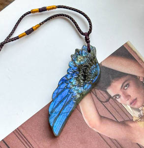 Collar con Colgante de Labradorita de Alta Calidad Crystalhola, Diseño de Una Sola Ala, Tallado con Impresión Digital, 5.5cm, 15g, Tendencia de Moda - Product Image 5