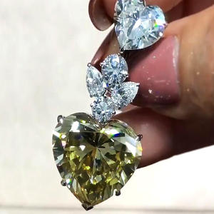 E792 Orecchini da Donna con Diamanti Taglio Cuore Verde Oliva Colore D Naturale Stile Classico da Matrimonio - Product Image 4