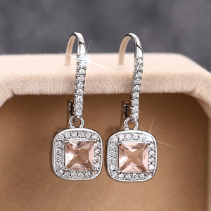 Orecchini Pendenti Geometrici a Cuscino per Donne, Gioielli Eleganti e Moderni di Tendenza - Product Image 2