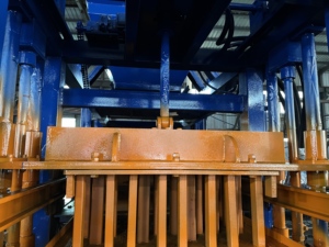<strong>QT4</strong>-18 Fully Automatic <strong>Interlocking</strong> Concrete <strong>Block</strong> Making <strong>Machine</strong> Concrete Brick Making <strong>Machine</strong> - Product Image 2