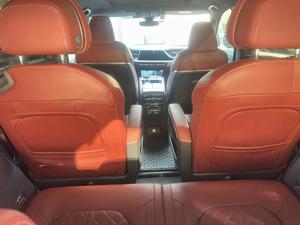 <span class=keywords><strong>Audi</strong></span> <span class=keywords><strong>Q6</strong></span> SUV Essence avec Assistance au Stationnement Intelligent, Accessoires d'Occasion, Pneus R20, Boîte Automatique, Conduite à Gauche, Intérieur Cuir Foncé Turbo - Product Image 6