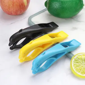 海豚形多功能塑料水果削皮器小工具苹果橙色parer刀