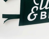 Drapeaux en feutre de laine personnalisés multicolores pour affichage mural promotionnel en gros pour anniversaires de crèches