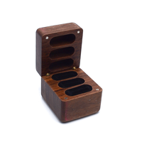 Boîte à bagues personnalisée en bois de noyer avec insert en velours à 6 fentes, emballage de bijoux avec logo personnalisé, vente en gros de boîtes à bagues en bois de noyer